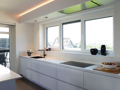 Nieuwbouwvilla aan het water